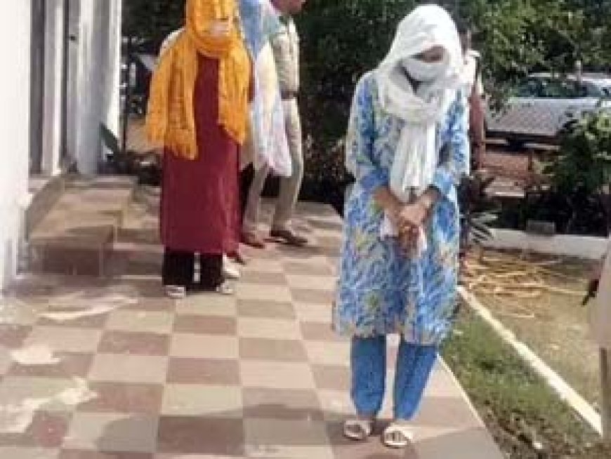 महादेव घाट मारपीट केस में सेक्स रैकेट का खुलासा: गर्ल्स ग्रुप के मोबाइल से मिला 250 लड़कियों का नेटवर्क, आपत्तिजनक चैट-वीडियो जब्त