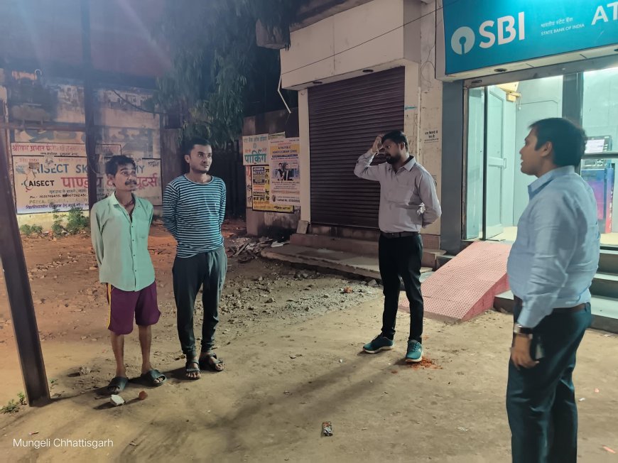 मुंगेली SP भोजराम पटेल का देर रात औचक निरीक्षण, संदिग्धों से पूछताछ, ड्यूटी से गायब कर्मियों को नोटिस