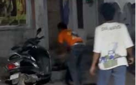 धमतरी में सरेराह गुंडागर्दी: बदमाशों ने लाठी-डंडों से की तोड़फोड़, मोहल्ले में दहशत