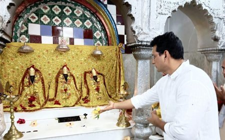 देवेंद्र यादव ने देव सूर्य मंदिर में की पूजा-अर्चना, देशवासियों के लिए मांगी सुख-शांति