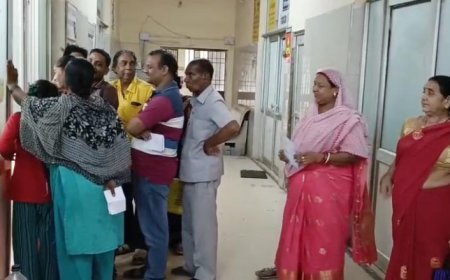 बारिश के साथ बढ़ी बीमारियाँ: अस्पतालों में वायरल और उल्टी-दस्त के मरीजों की भीड़