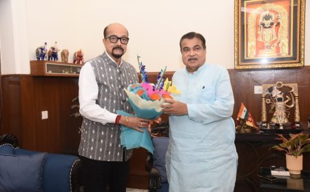 राज्यपाल श्री डेका ने की केन्द्रीय मंत्री नितिन गडकरी से शिष्टाचार भेंट