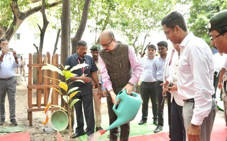 राज्यपाल रमेन डेका ने 'एक पेड़ माँ के नाम' अभियान में लगाया पौधा, दिया पर्यावरण जागरूकता का संदेश