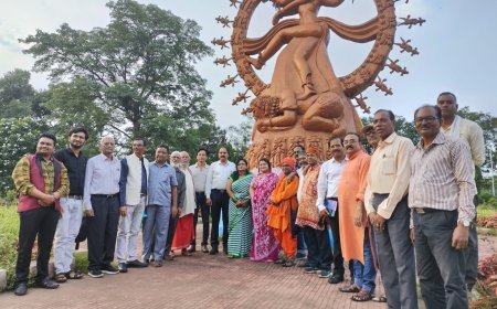 प्रकृति की गोद में गूंजे काव्य स्वर, मुक्तकंठ समिति ने की मासिक गोष्ठी