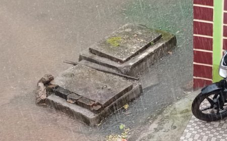 सीवरेज मरम्मत के नाम पर बंद की नाली, बरसात में घर बने तालाब