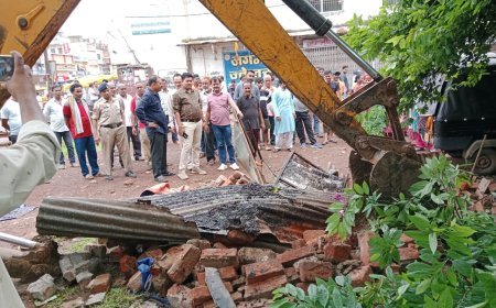 सुपेला में प्रस्तावित पार्किंग स्थल से हटाया गया अवैध कब्जा, व्यापारियों ने जताया संतोष