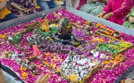 संगीत और श्रद्धा से गूंज उठा झूलेलाल धाम, पार्थिव रुद्राभिषेक में शिवमय हुआ वातावरण