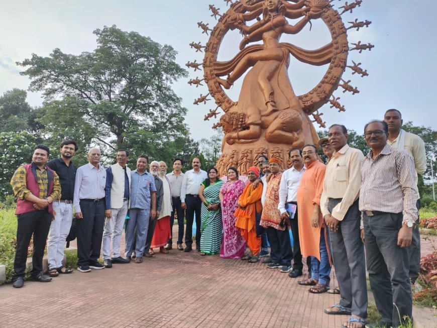 प्रकृति की गोद में गूंजे काव्य स्वर, मुक्तकंठ समिति ने की मासिक गोष्ठी