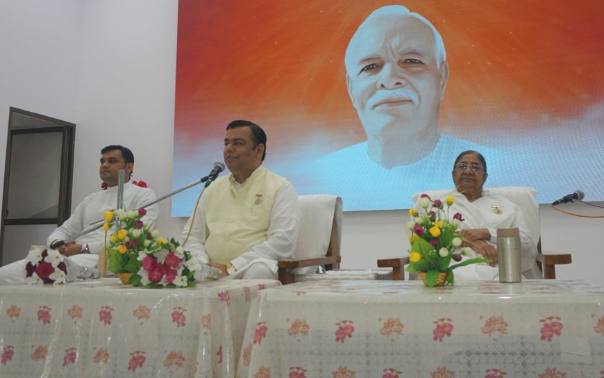 स्वयं को बदलें, दुनिया बदल जाएगी: ब्रह्माकुमार डॉ. शक्तिराज