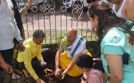 आर्टकॉम के वृक्षारोपण अभियान में सम्मिलित हुए श्री श्री 1008 युवराज स्वामी रामकृष्णाचार्य महाराज
