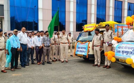 साइबर सुरक्षा रथ को डीआईजी-एसएसपी ने दिखाई हरी झंडी, सूरजपुर में जागरूकता अभियान शुरू