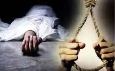 कर्ज में डूबे मजदूर ने की आत्महत्या:कोरबा में घर में फांसी लगाकर दी जान, गणेश विसर्जन के लिए गया था परिवार