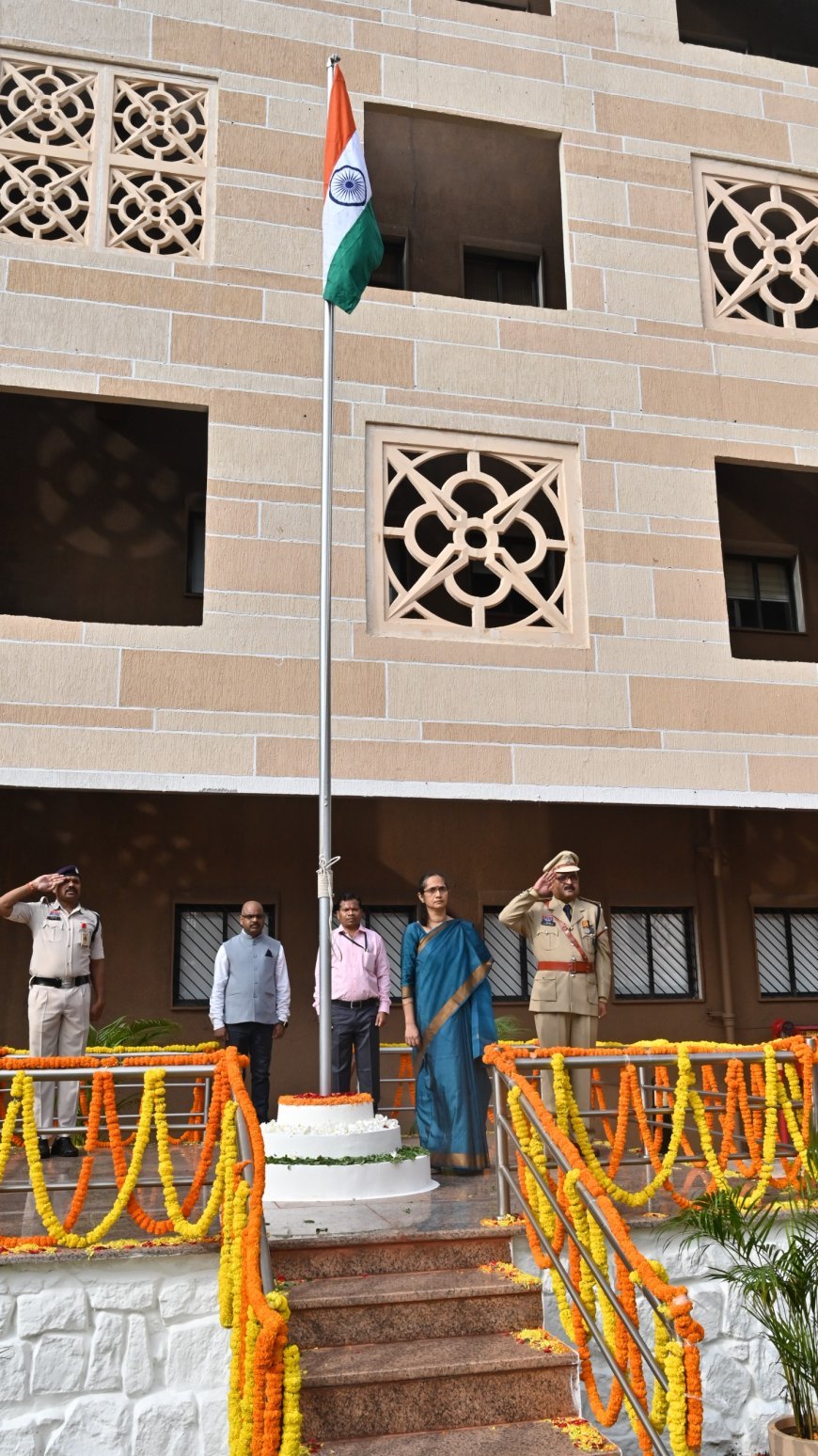 "मंत्रालय में स्वतंत्रता दिवस उत्सव, अपर मुख्य सचिव ने फहराया तिरंगा"