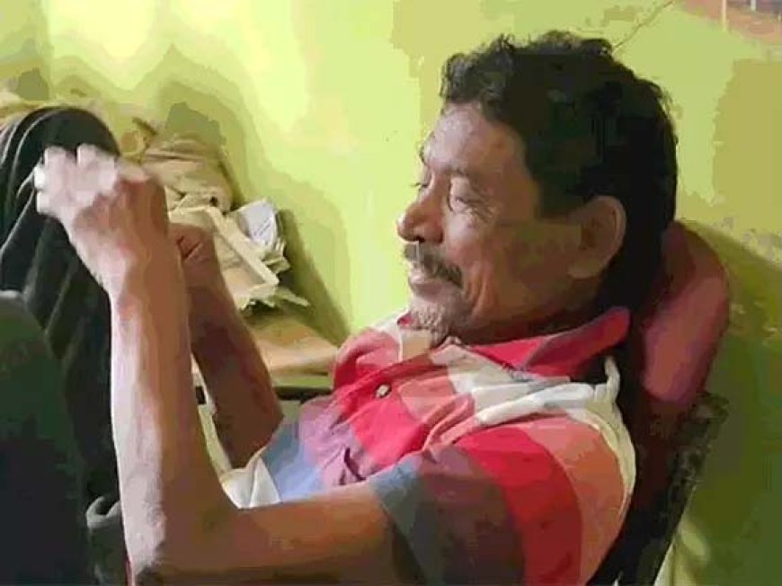 कोरबा में नशे में स्कूल पहुंचा हेडमास्टर,कुर्सी में पैर रख आराम फरमाया, कहा- घर से स्कूल पास में है, इसलिए आ गया हूं
