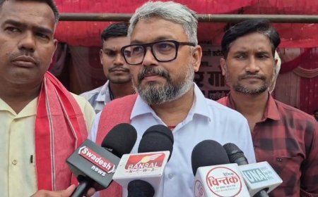 बिजली बिलों में बढ़ोतरी के खिलाफ लालटेन रैली, कलेक्ट्रेट में जमकर प्रदर्शन