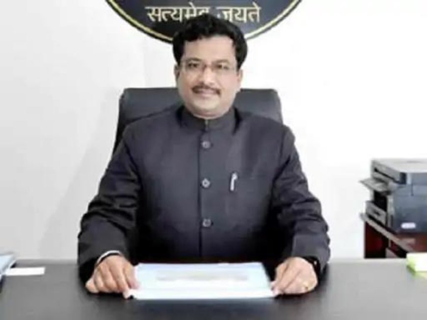 छत्तीसगढ़ में 14 IAS के विभागीय फेरबदल: दयानंद जनसंपर्क से हटे, जितेंद्र यादव बने राजनांदगांव कलेक्टर