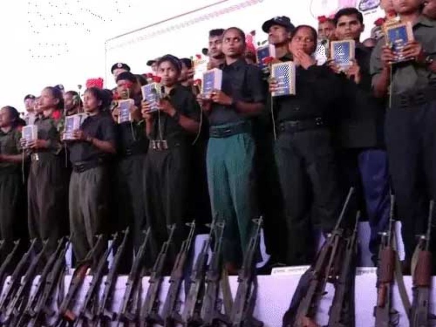 जगदलपुर के बाद अब गरियाबंद में नक्सल सरेंडर की तैयारी, उदंती एरिया कमेटी के सुनील ने हथियार डालने की घोषणा की