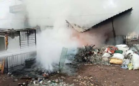 भिलाई-3 में कबाड़ी की दुकान जलकर खाक, दमकल ने रोका बड़ा हादसा