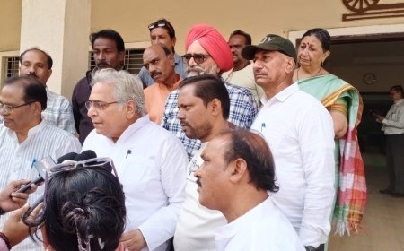 दुर्ग में SIR प्रक्रिया को लेकर कांग्रेस की अहम बैठक, 19 नवंबर को होगा BLA-02 का विशेष प्रशिक्षण, वोरा बोले: "मतदाता सूची से किसी मतदाता को कटने नहीं देंगे"