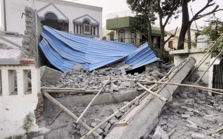 अवैध निर्माण हटाने गई टीम पर हमला, निगम की गाड़ी तोड़ी