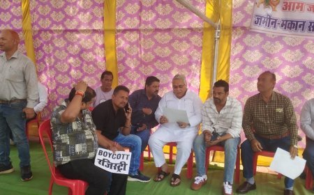 गाइडलाइन दरों की वृद्धि से भड़का जनाक्रोश, प्रदर्शन स्थल पहुंचे अरुण वोरा