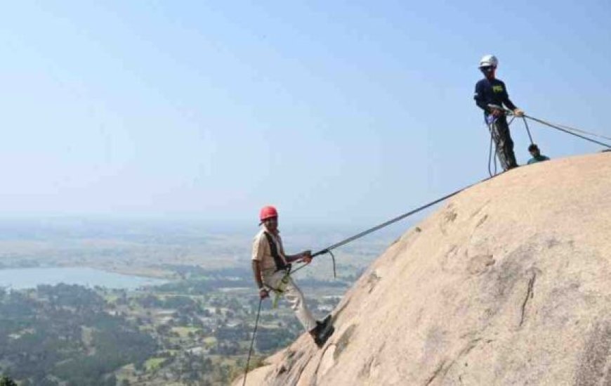 जशपुर जम्बुरी में पर्यटकों ने लिया ग्रामीण संस्कृति, रोमांच और आतिथ्य का अनूठा अनुभव, देशदेखा में रॉक क्लाइंबिंग और लोक नृत्य-संस्कृति का आकर्षण
