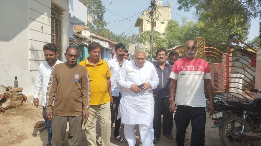 जिला अस्पताल में हुई दो मौतों से दुर्ग में आक्रोश—वोरा पहुँचे शोकग्रस्त परिवारों के बीच