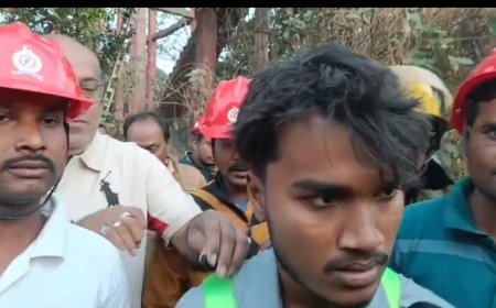 जर्जर टंकी पर चढ़े दो युवक, हादसे ने मचाई खलबली