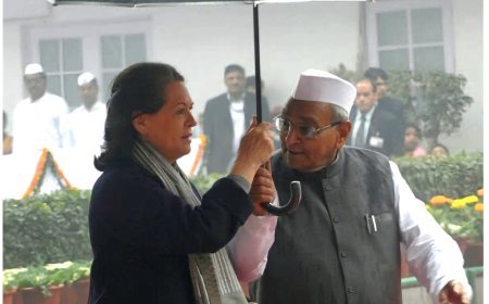 *सोनिया गांधी के जन्मदिवस पर अरुण वोरा ने उनके दीर्घायु जीवन की कामना करते हुए शुभकामना संदेश भेजा*