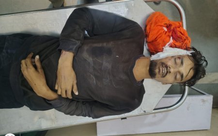 भिलाई-चरोदा मार्ग पर गुरुवार देर रात हुए सड़क हादसे में एक एक्टिवा सवार युवक की जान चली गई। ई-रिक्शा से आमने-सामने की टक्कर इतनी जोरदार थी कि युवक को बचाया नहीं जा सका।