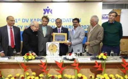 भारत के पहले डीवी कपूर फाउंडेशन एनर्जी इनोवेशन अवॉर्ड्स के दौरान ऊर्जा क्षेत्र को सशक्त बनाने के लिए दिए गए पुरस्कार