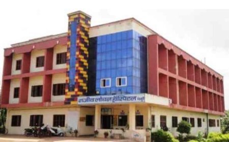 राजीव लोचन हॉस्पिटल में निःशुल्क चिकित्सा शिविर का आयोजन