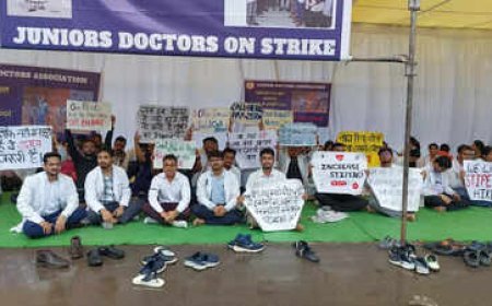 थप्पड़ कांड के बाद सिम्स में हड़ताल, कार्रवाई की मांग पर अड़े जूनियर डॉक्टर