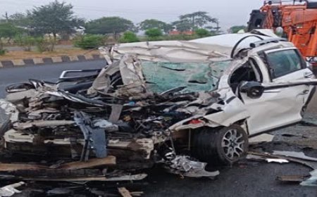 भीषण एक्सीडेंट! आमने-सामने भिड़ी सूमो और पिकअप, ड्राइवर की मौके पर मौत