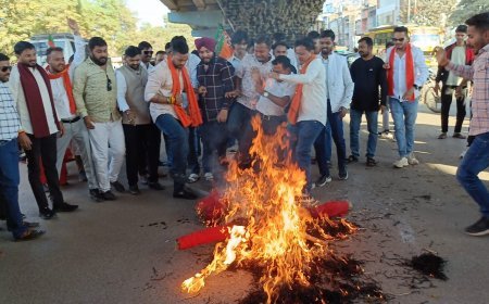 सनातन संस्कृति पर टिप्पणी के विरोध में BJYM भिलाई का आक्रोश, भूपेश बघेल व टीएस सिंहदेव का पुतला दहन