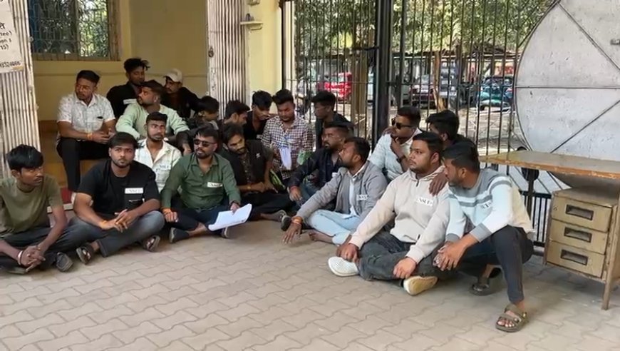 कल्याण कॉलेज में बवाल: विधायक प्रतिनिधि सहित 4 NSUI नेताओं पर FIR, चप्पल की माला लेकर पहुंचे थे कार्यकर्ता