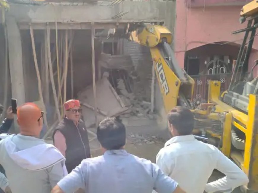 बिलासपुर में अवैध निर्माण पर निगम की सख्ती, चला बुलडोजर