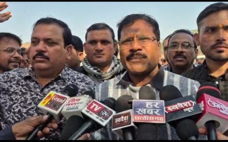 पदोन्नति और ऑनलाइन हाजिरी के विरोध में शिक्षक सड़कों पर, दुर्ग में शिक्षा विभाग का घेराव