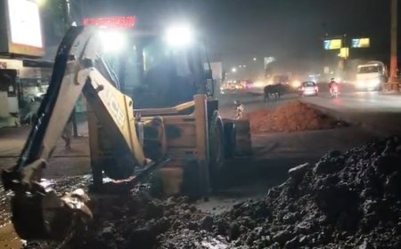 फोरलेन पर नगर निगम की लापरवाही, गड्ढों ने बढ़ाया हादसों का खतरा