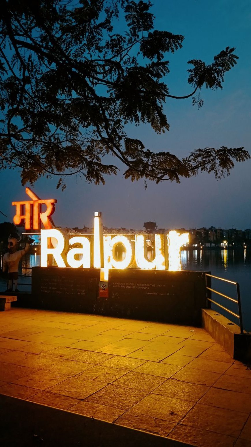 अब मरीन ड्राइव में भी लगेगा पार्किंग का पैसा, लोगों में दिखी नाराजगी, बोले- फुटपाथ पर शुल्क वसूली गलत…