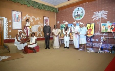 बस्तर की माटी की खुशबू से रूबरू हुईं राष्ट्रपति मुर्मु, आदिवासी परंपराओं की देखी प्रदर्शनी