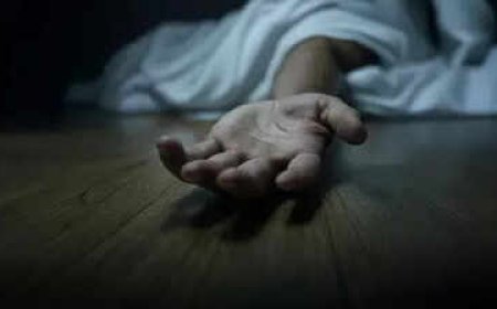 कोरबा में दर्दनाक हादसा: जेसीबी की टक्कर से गिरी बाउंड्रीवाल, मलबे में दबकर मासूम की मौत, 2 गंभीर