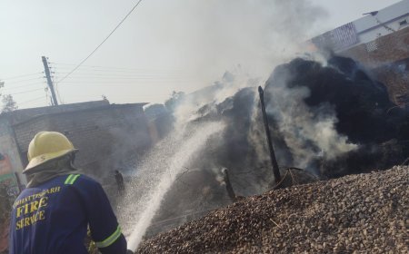 फेकारी में धान के पैरावट में लगी आग, दमकल की तत्परता से टला बड़ा हादसा