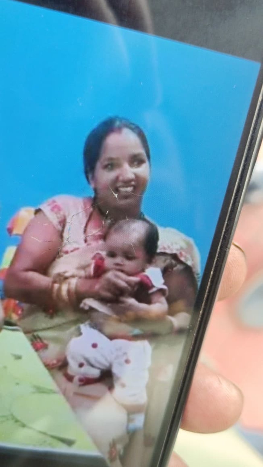 तेज रफ्तार कार ने बाइक को मारी टक्कर, महिला की मौके पर मौत