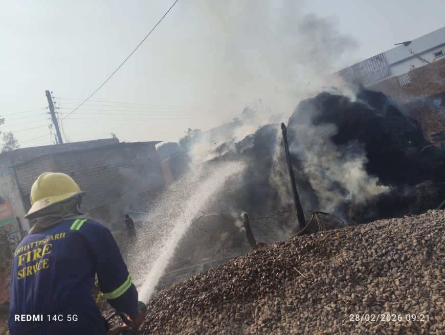 फेकारी में धान के पैरावट में लगी आग, दमकल की तत्परता से टला बड़ा हादसा