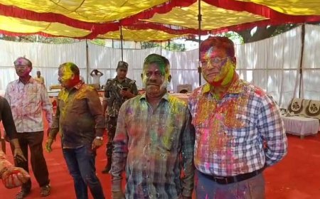 दुर्ग में 72 घंटे की ड्यूटी के बाद पुलिस की होली, कंट्रोल रूम परिसर में रंग और संगीत का उत्सव