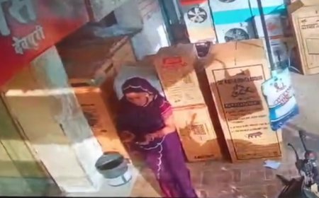 ग्राहक बनकर ज्वेलरी ट्राई कर सहेली को बुलाने निकली महिला, 5 लाख के जेवर पहनकर फरार