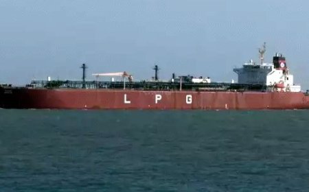 जंग के साए में भारत को राहत: कतर से LPG लेकर मुंद्रा पहुंचा पहला जहाज