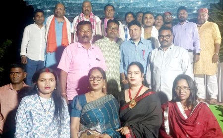 होली मिलन समारोह में दिखी सामाजिक एकजुटता, उत्कृष्ट महिलाओं का हुआ सम्मान