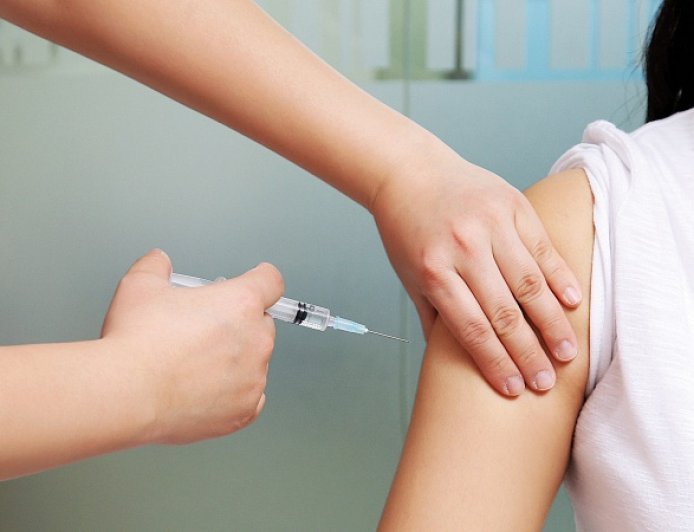 खडग़वां बना छत्तीसगढ़ का पहला एचपीवी टीकाकरण केंद्र, सर्वाइकल कैंसर से बचाने 4 हजार बेटियों को लगेगा टीका